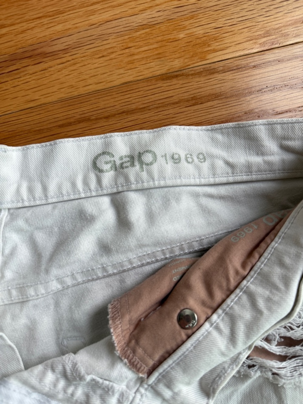 GAP White Distressed Denim Jean Shorts - Picture 3 of 7